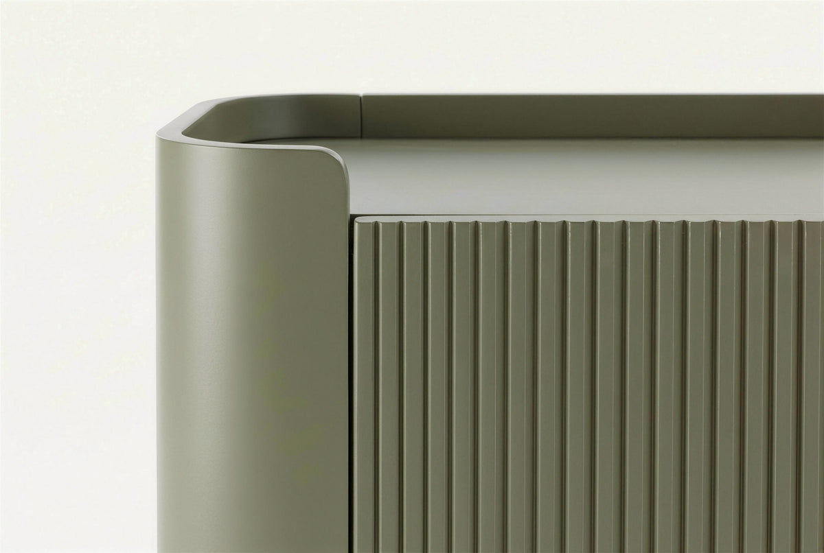 The Camogli Fluted Highboard, close-up of the finish