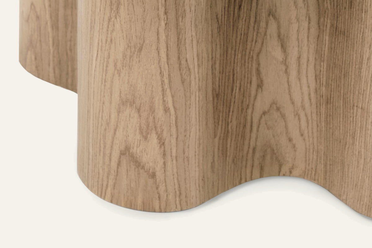 The Menaggio Round Coffee Table, close-up of the oak grain on the wave pedestal