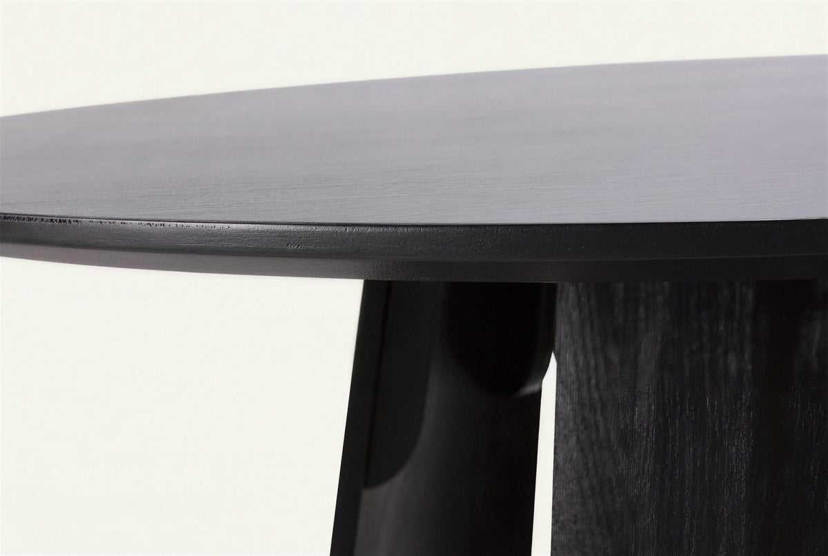 The Tropea Round Dining Table, close-up of the finish