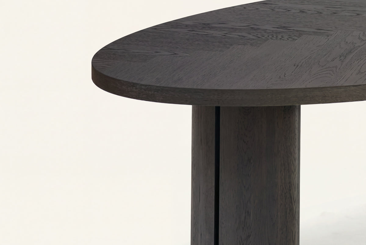 The Arezzo Oval Dining Table, top edge and leg detail